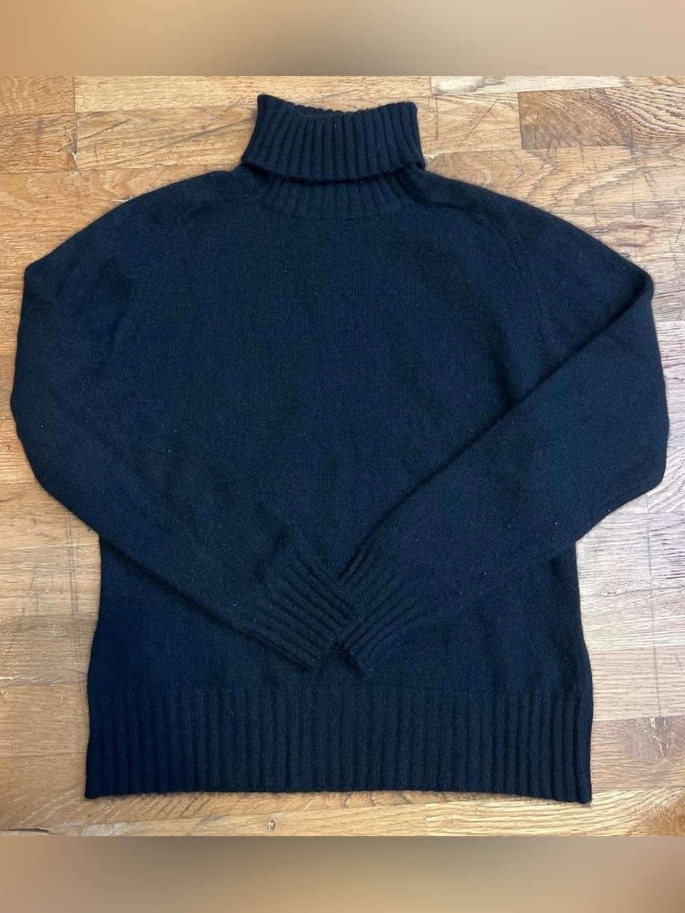 100% Cashmere black turtleneck sweater